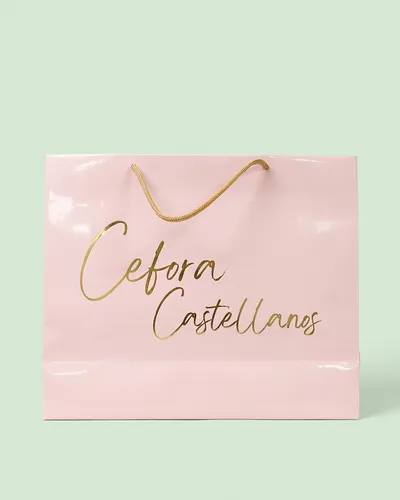 Bolsa personalizada con estampado dorado para Cefora Castellanos